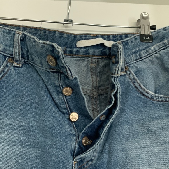 Zara high waisted distressed demon shorts - Picture 3 of 4